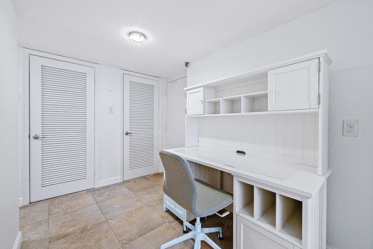 5420 N Ocean Drive, Unit 305, Singer Island, FL 33404 Photo