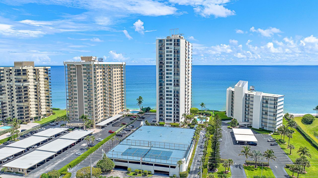 5420 N Ocean Drive, Unit 305, Singer Island, FL 33404 Photo