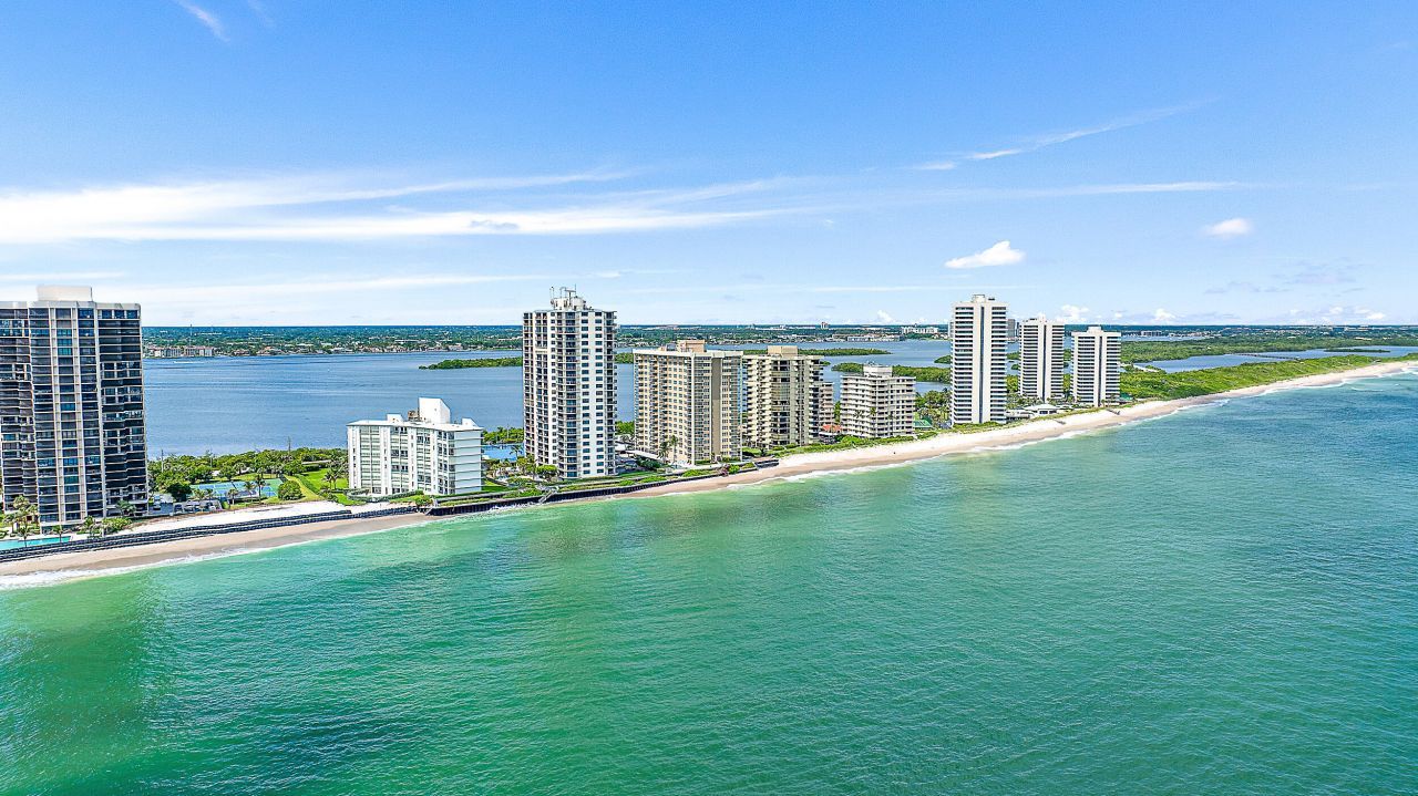 5420 N Ocean Drive, Unit 305, Singer Island, FL 33404 Photo