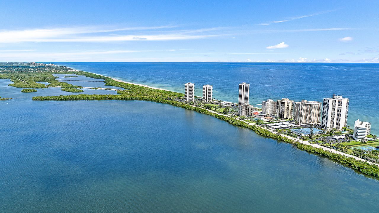 5420 N Ocean Drive, Unit 305, Singer Island, FL 33404 Photo