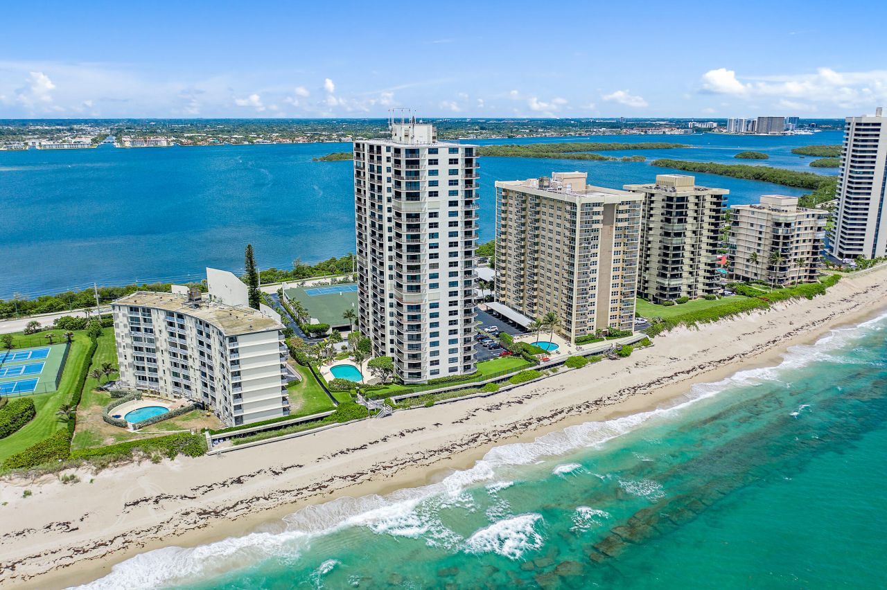 5420 N Ocean Drive, Unit 305, Singer Island, FL 33404 Photo