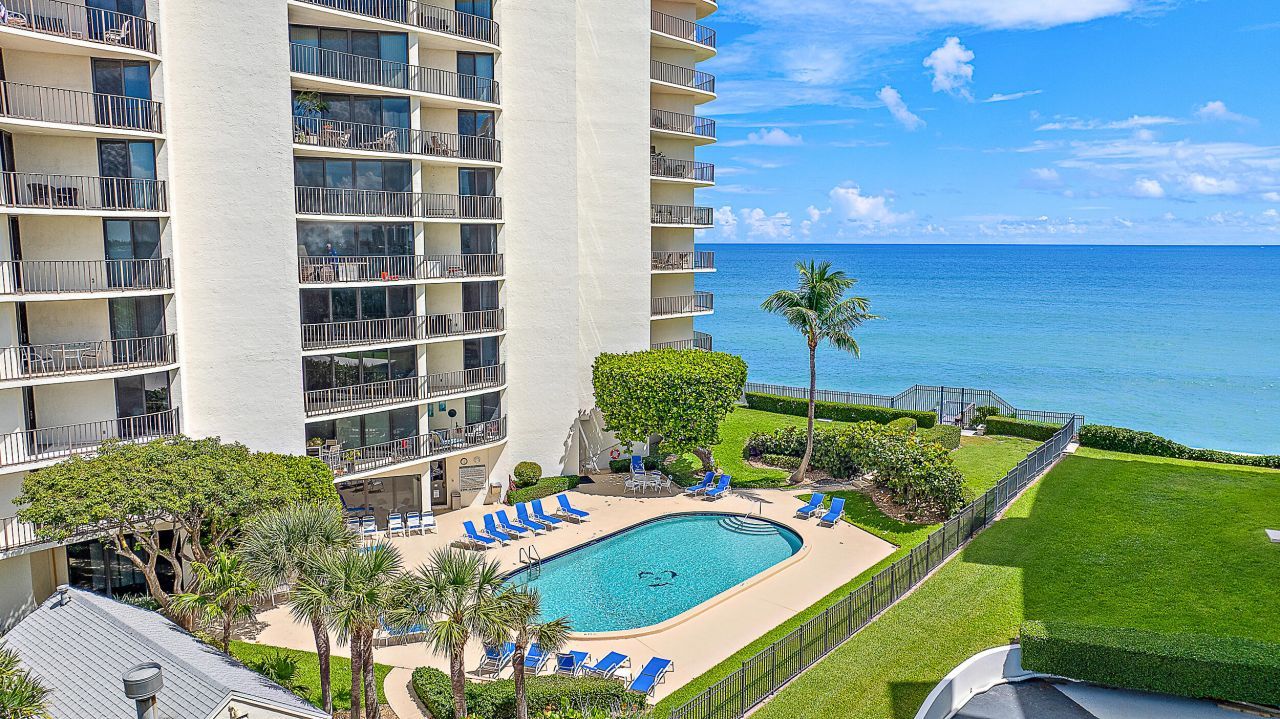 5420 N Ocean Drive, Unit 305, Singer Island, FL 33404 Photo
