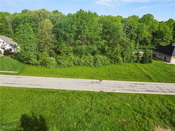 5331 Clingan Trails Boulevard, Struthers, OH 44471