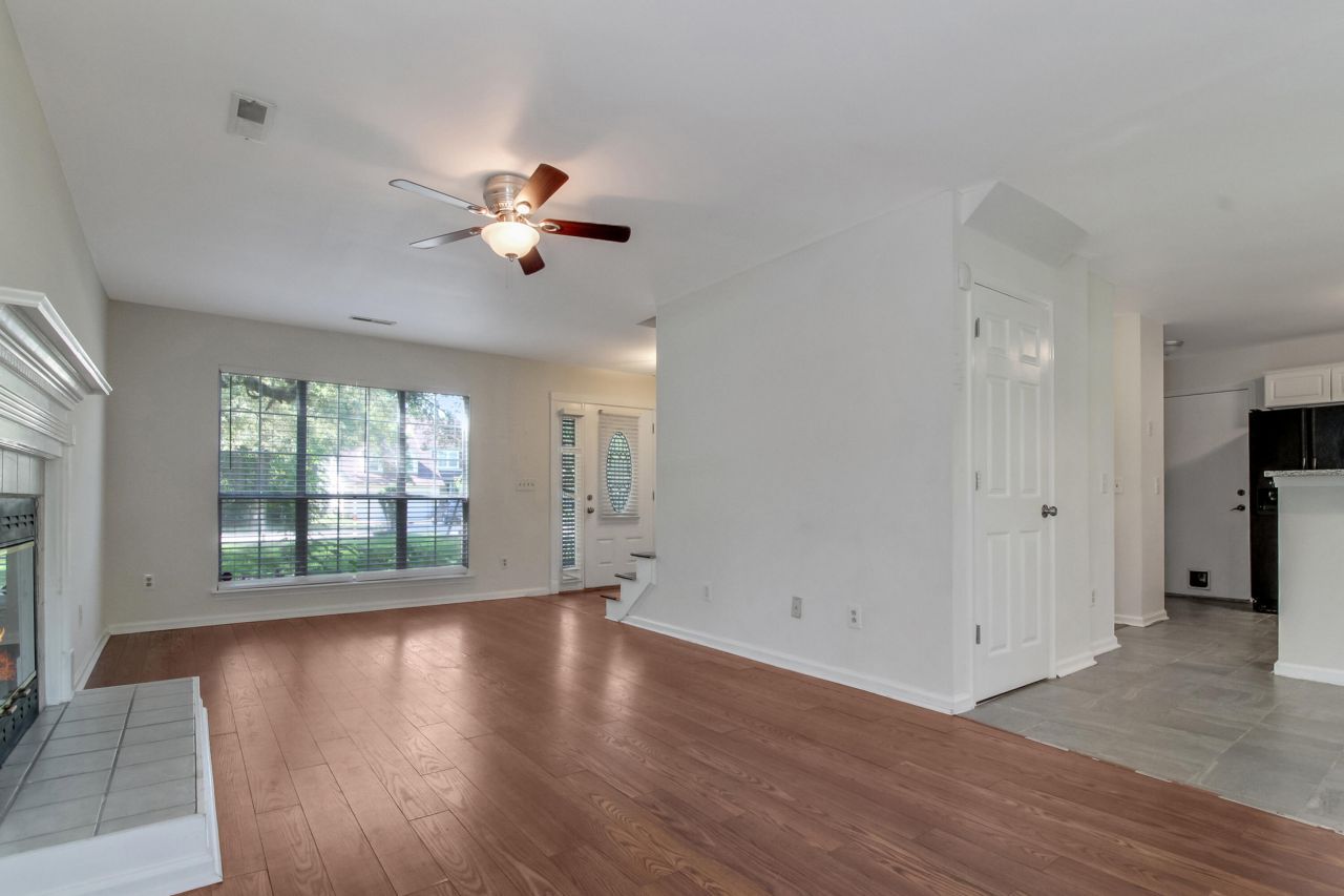 709 Black Oak Boulevard Photo 10