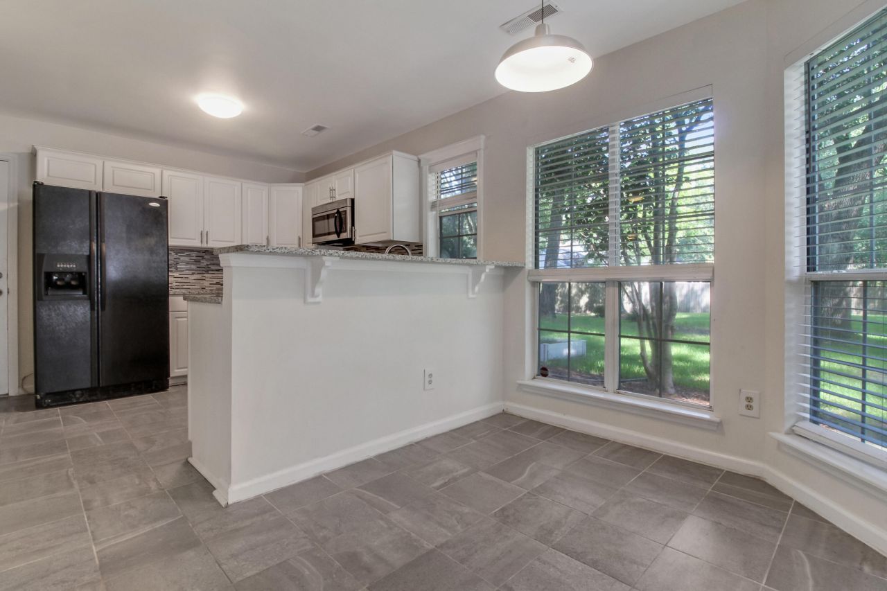 709 Black Oak Boulevard Photo 12