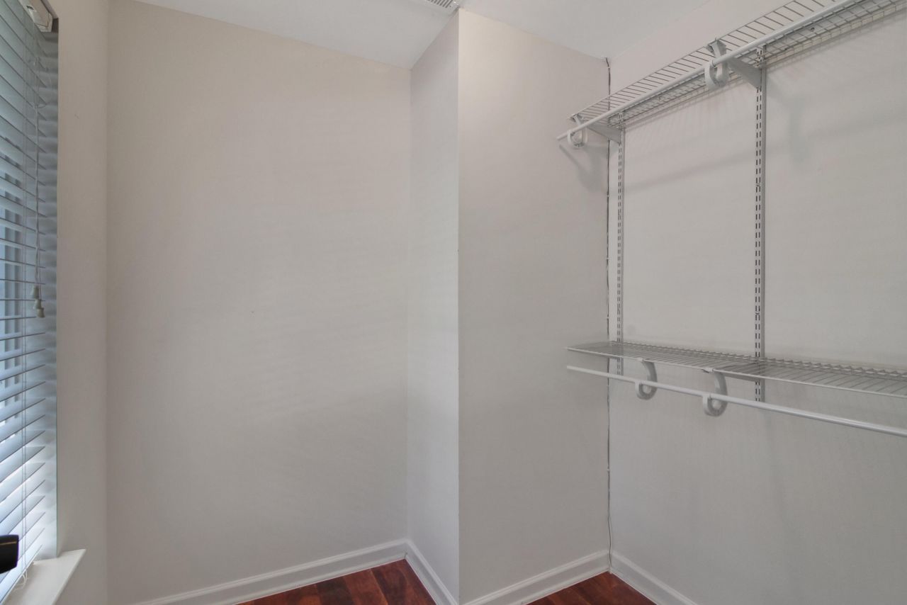 709 Black Oak Boulevard Photo 32