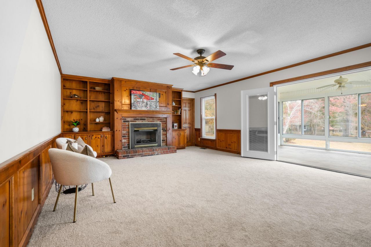 20 Thunder Circle Photo 10