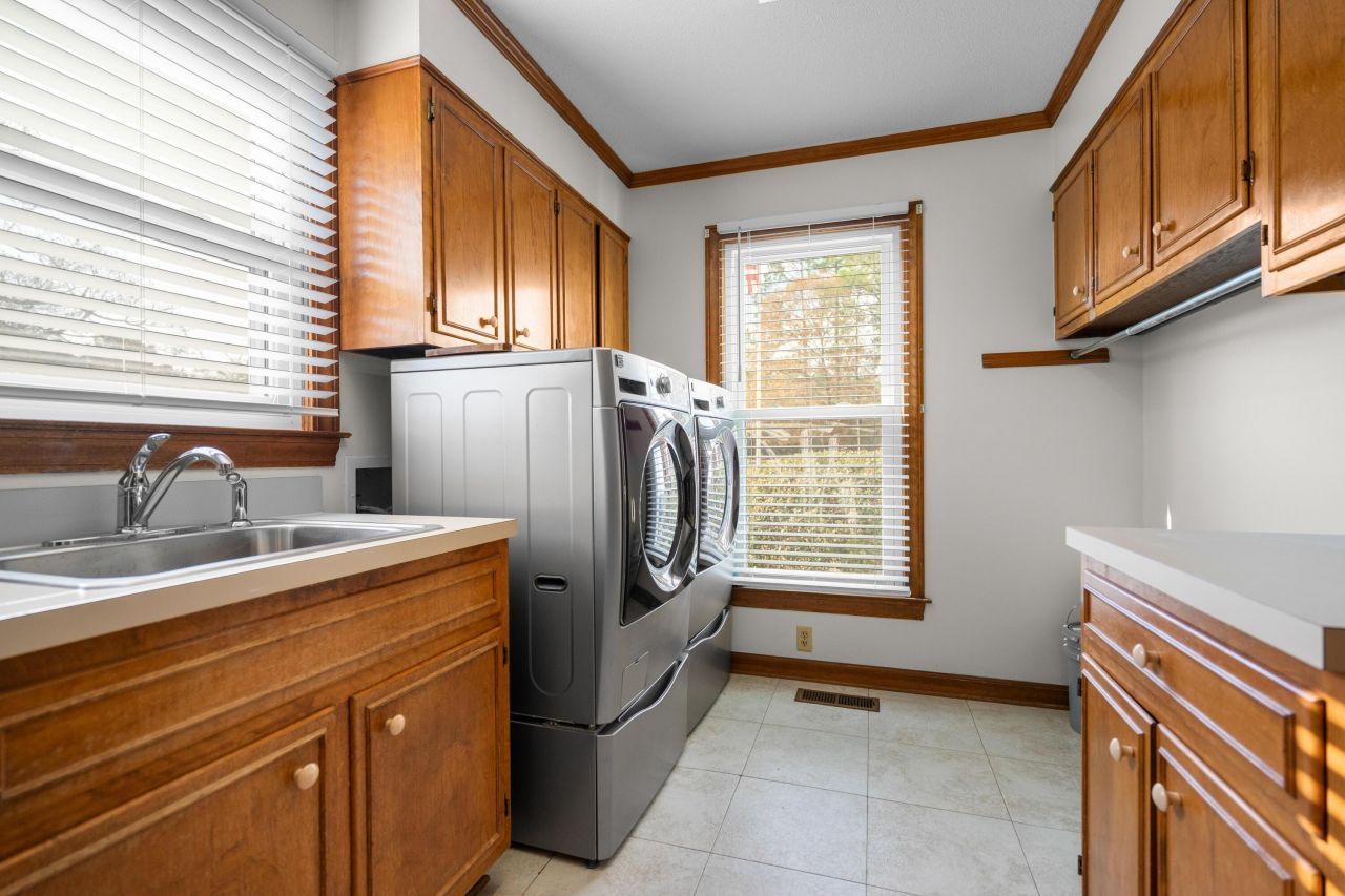 20 Thunder Circle Photo 19