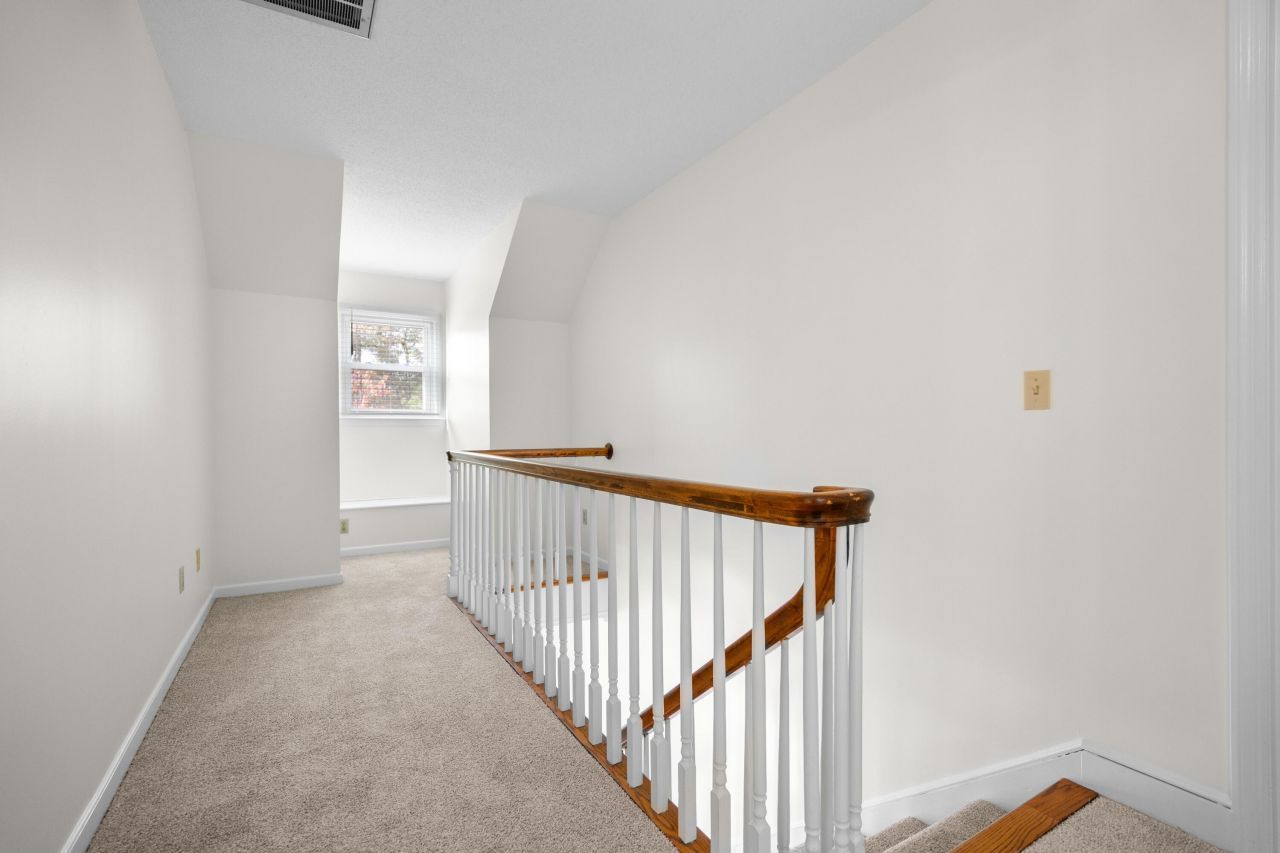 20 Thunder Circle Photo 23