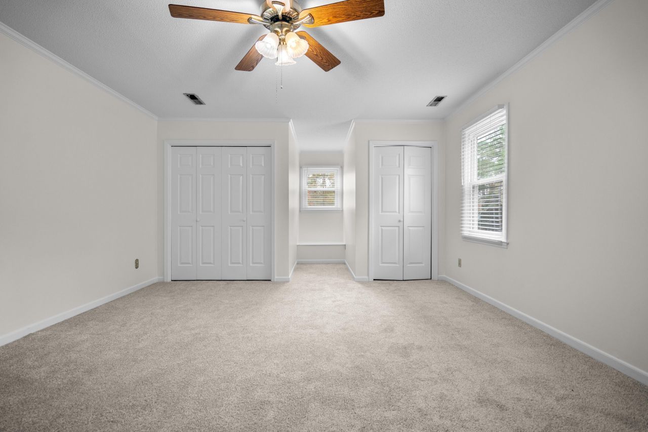 20 Thunder Circle Photo 26