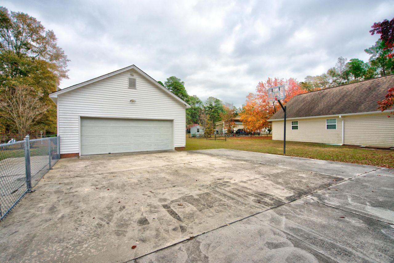 20 Thunder Circle Photo 29