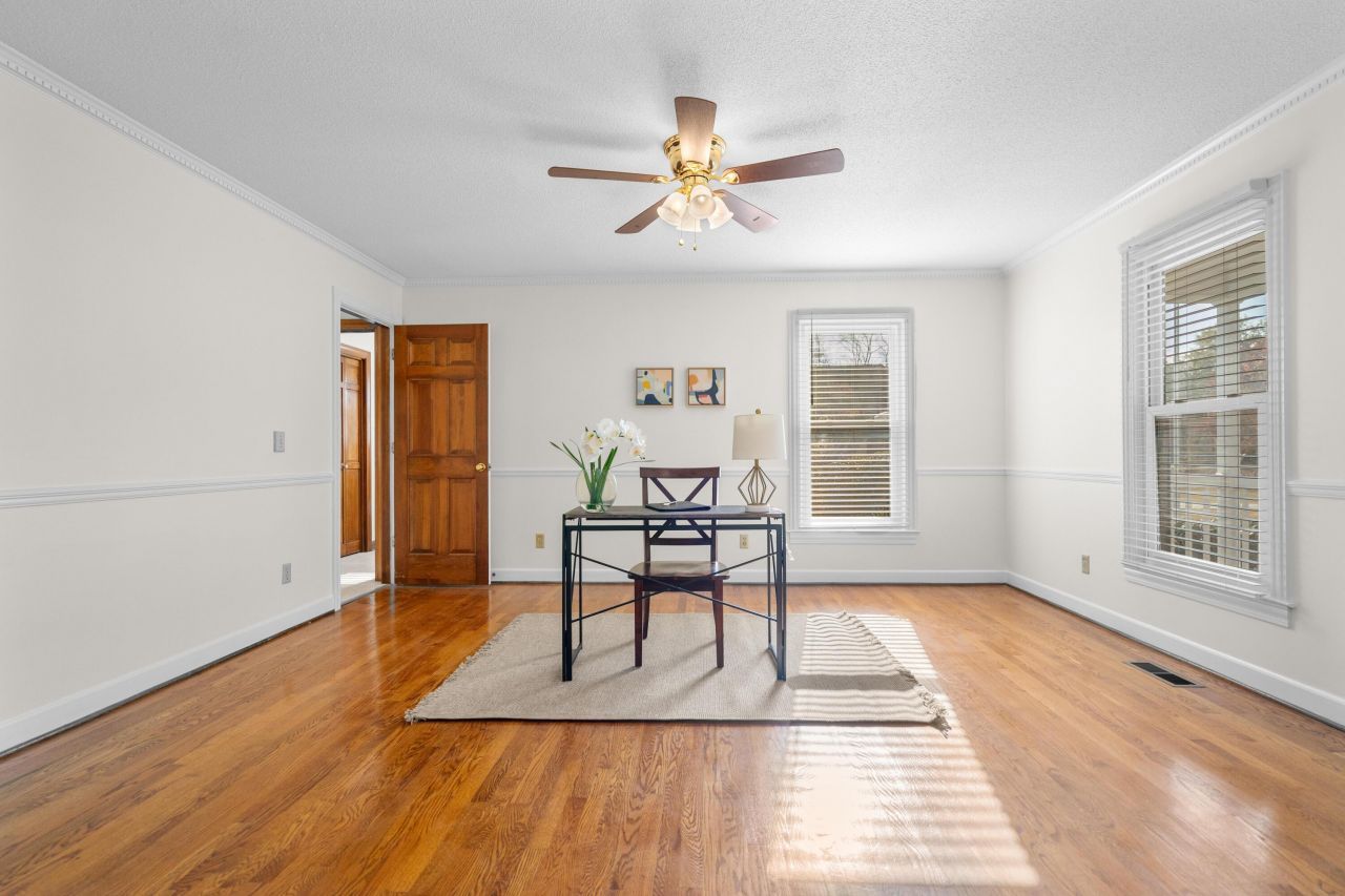 20 Thunder Circle Photo 9