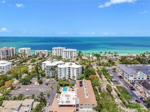 232 Banyan BLVD, Unit 232, NAPLES, FL 34102
