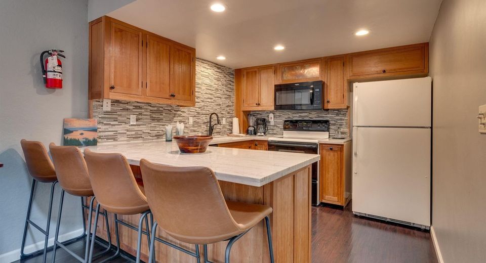 100 Lake Village, Unit B, Stateline, NV 89449 Photo