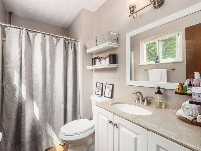 1340 W Choctaw Drive, London, OH 43140 Photo 27