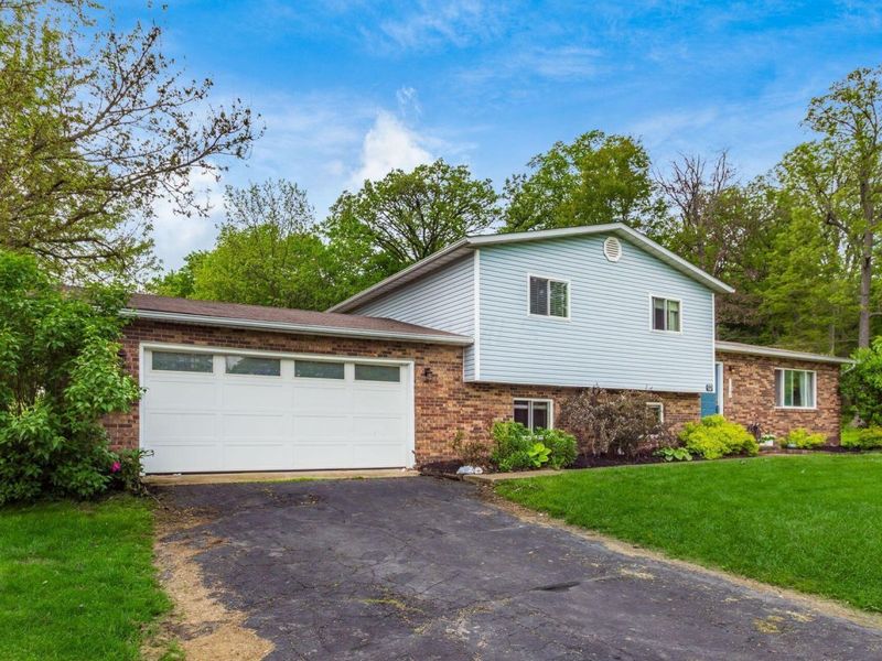 1340 W Choctaw Drive, London, OH 43140 Photo 3