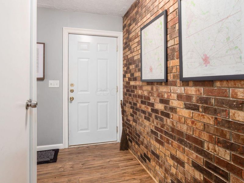 1340 W Choctaw Drive, London, OH 43140 Photo 4