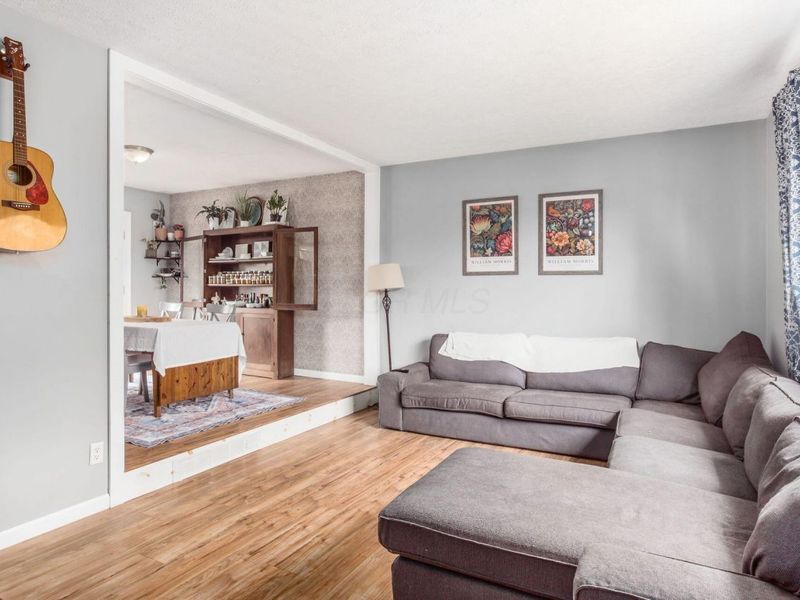 1340 W Choctaw Drive, London, OH 43140 Photo 6