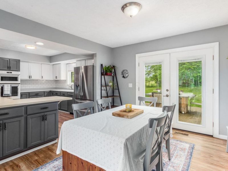 1340 W Choctaw Drive, London, OH 43140 Photo 8