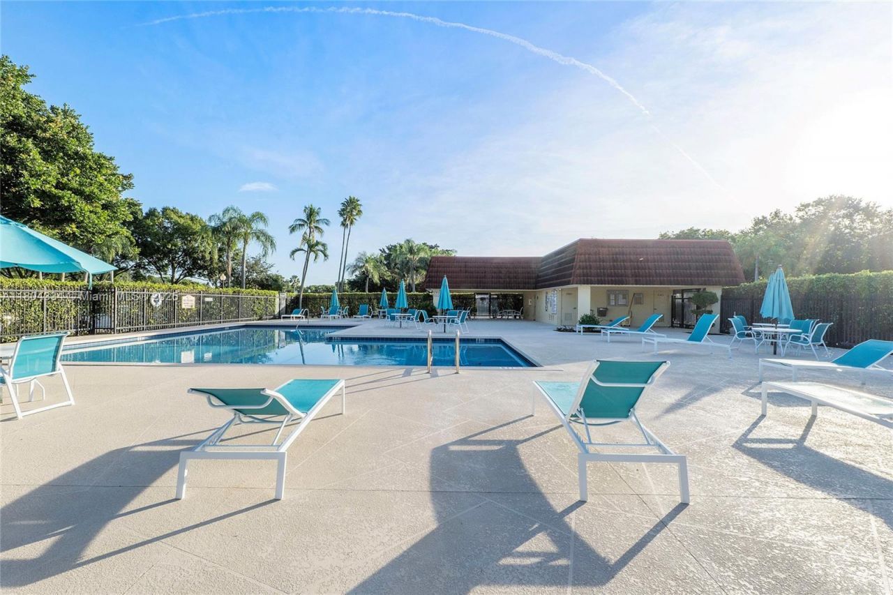 718 NW 98th Circle, Unit 718, Plantation, FL 33324 Photo