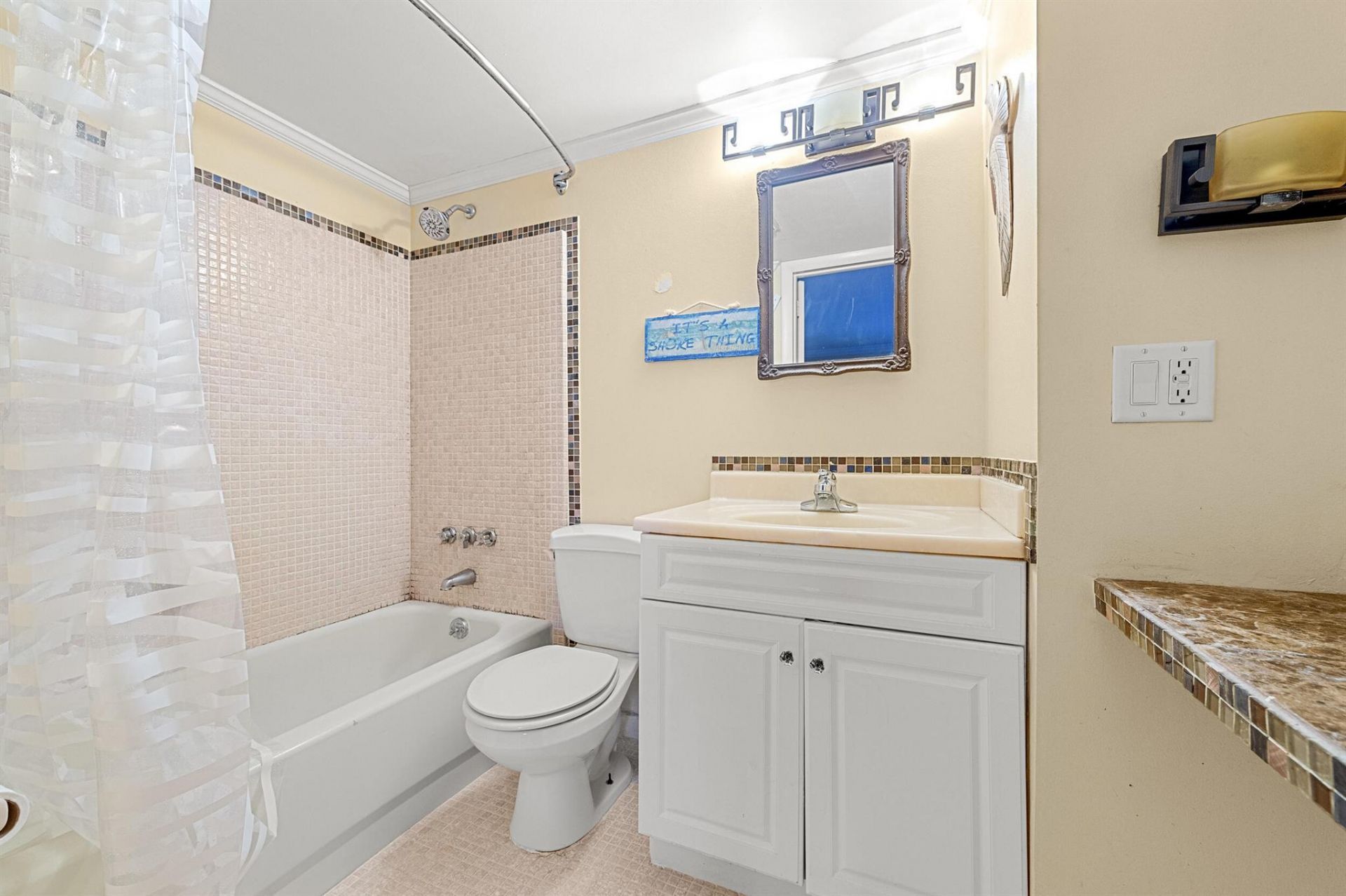 117 Lehane Terrace, Unit 201, North Palm Beach, FL 33408 Photo