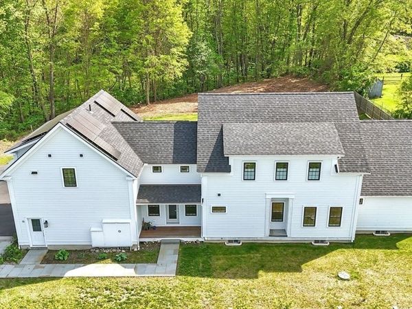 13-15 Vista Ter, Amherst, MA 01002