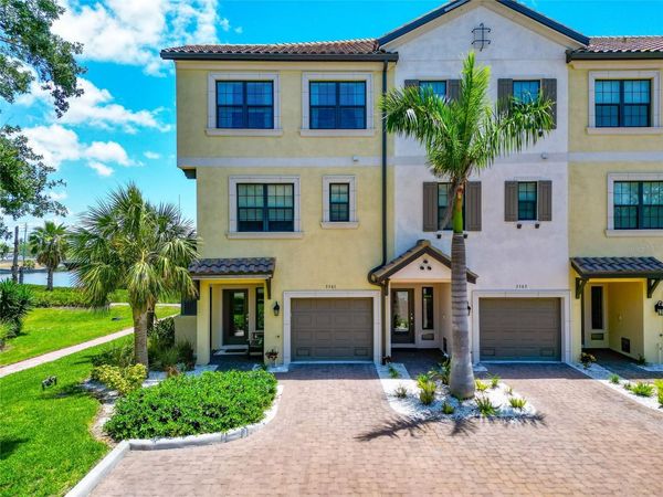 5561 CANNES CIRCLE, SARASOTA, FL 34231