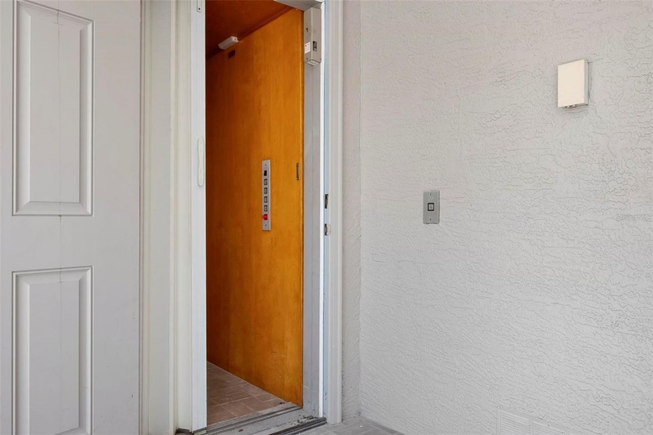 215 65th Street, Holmes Beach, FL 34217 Photo