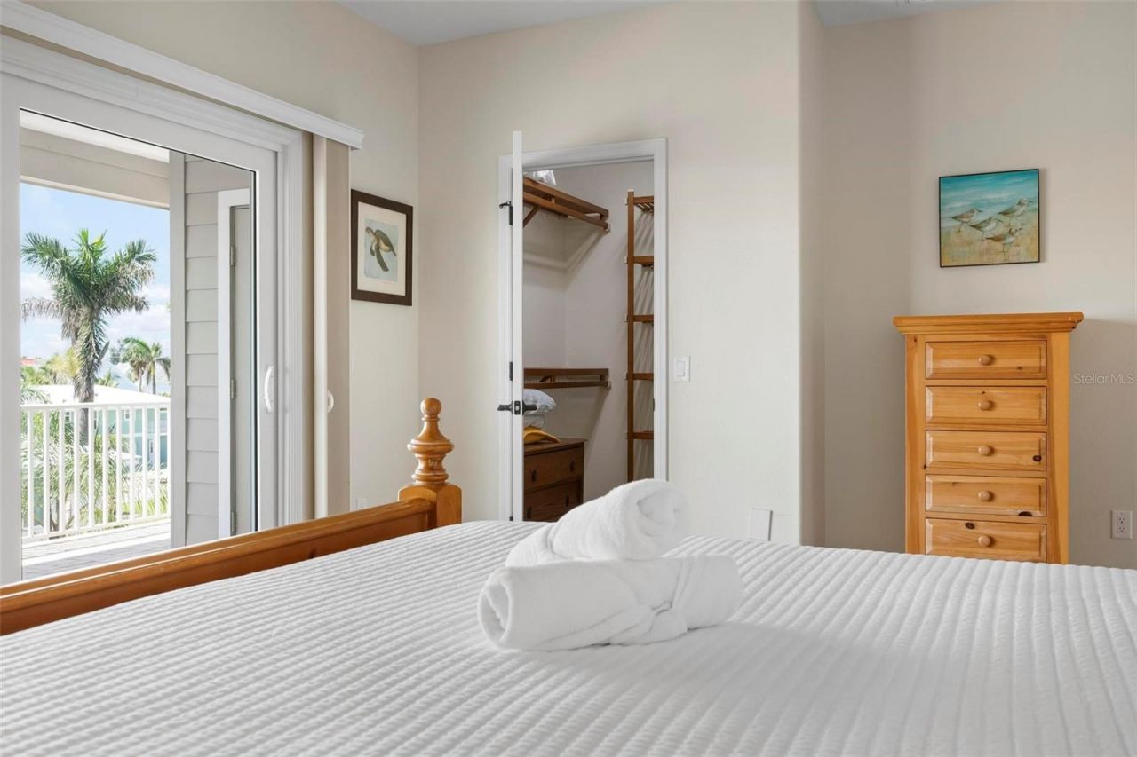 215 65th Street, Holmes Beach, FL 34217 Photo