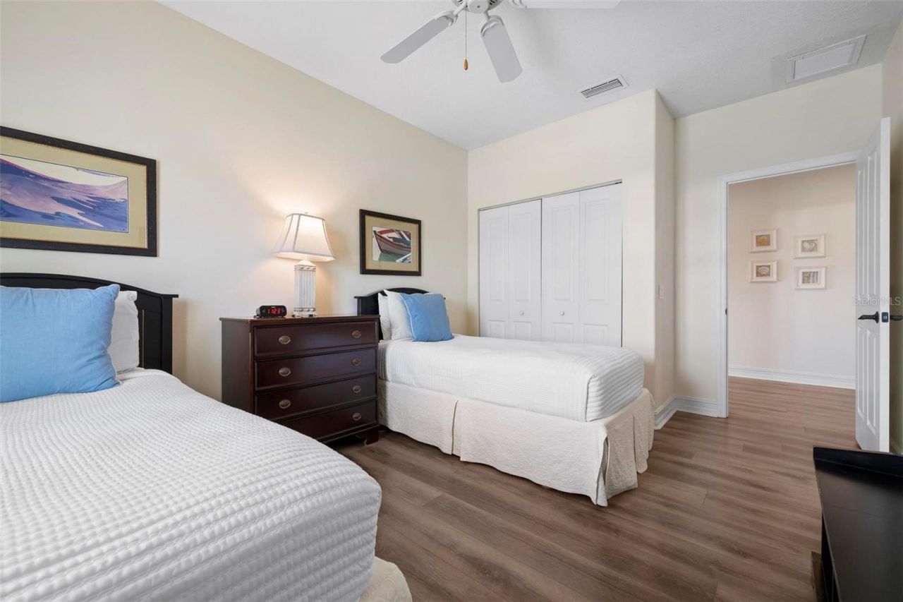 215 65th Street, Holmes Beach, FL 34217 Photo