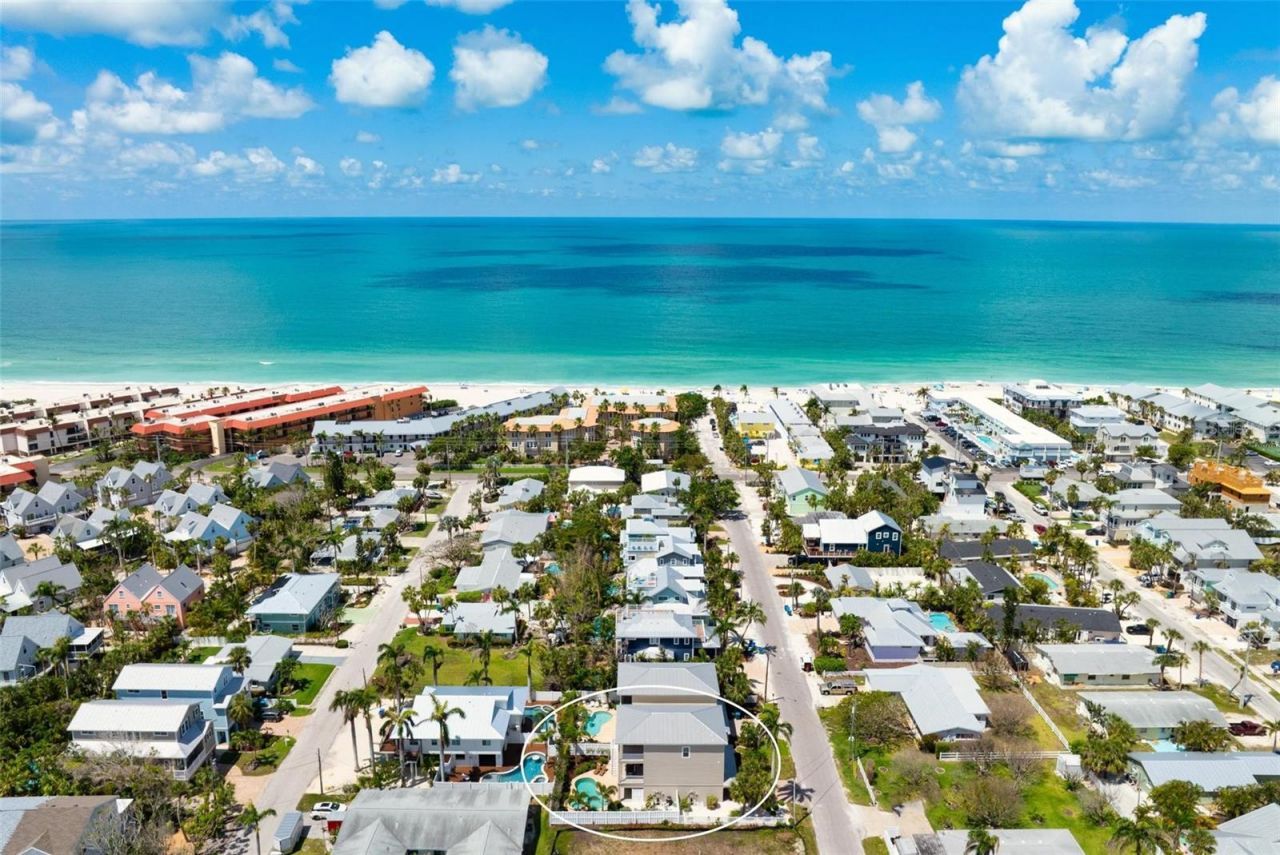 215 65th Street, Holmes Beach, FL 34217 Photo