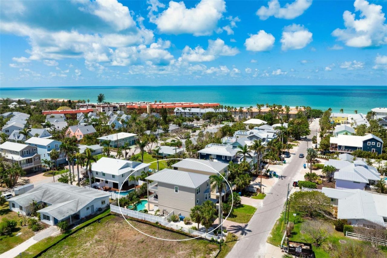 215 65th Street, Holmes Beach, FL 34217 Photo
