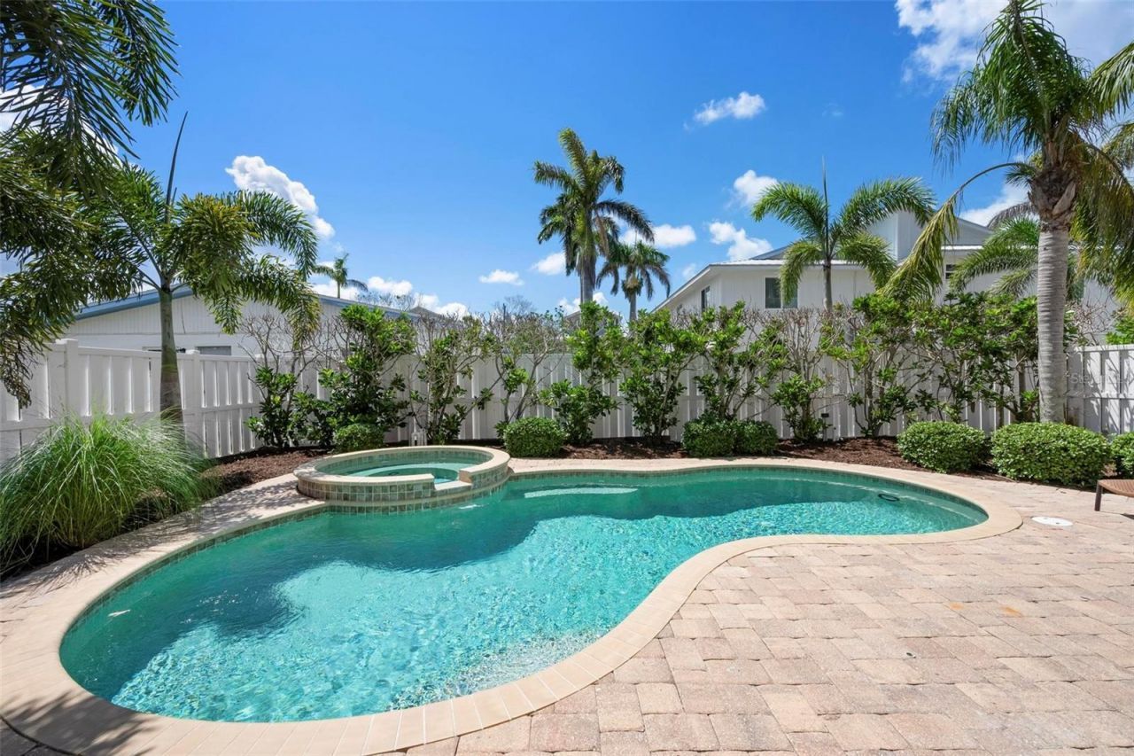 215 65th Street, Holmes Beach, FL 34217 Photo