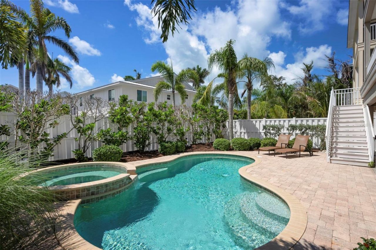 215 65th Street, Holmes Beach, FL 34217 Photo