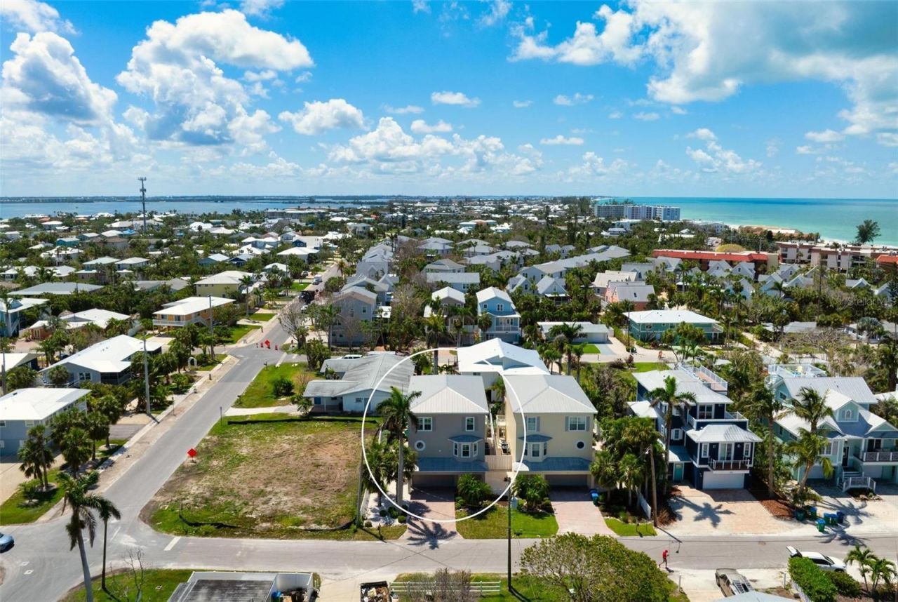 215 65th Street, Holmes Beach, FL 34217 Photo