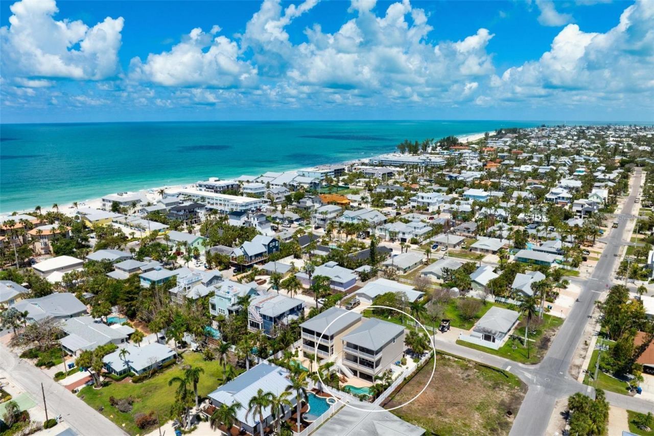 215 65th Street, Holmes Beach, FL 34217 Photo