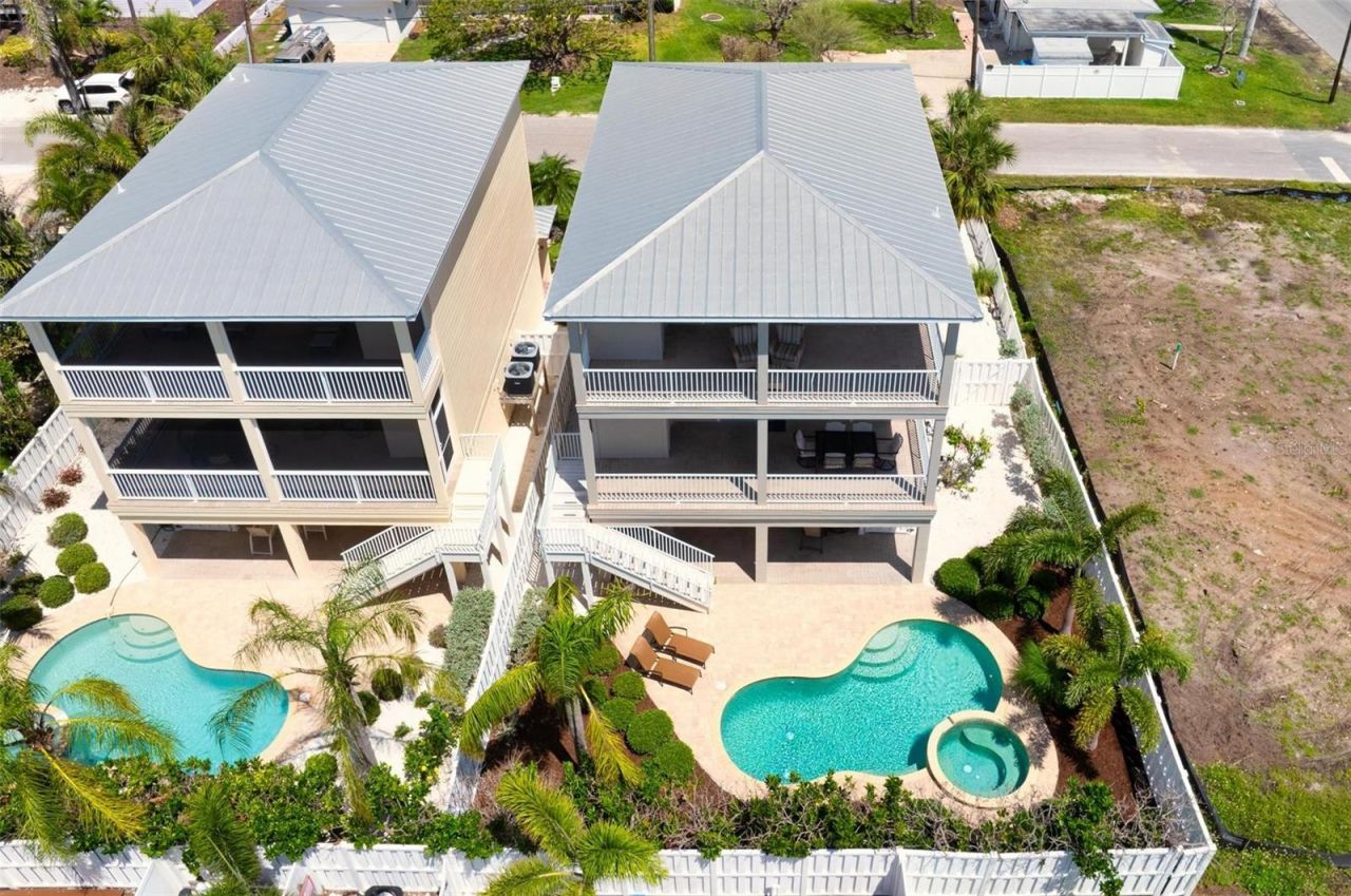 215 65th Street, Holmes Beach, FL 34217 Photo