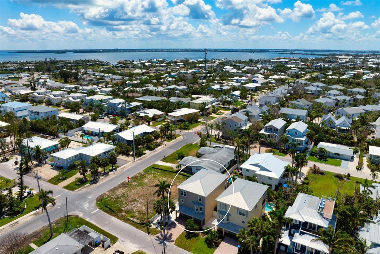 215 65th Street, Holmes Beach, FL 34217 Photo