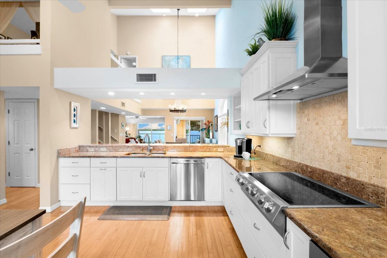 76 Tidy Island Boulevard, Bradenton, FL 34210 Photo