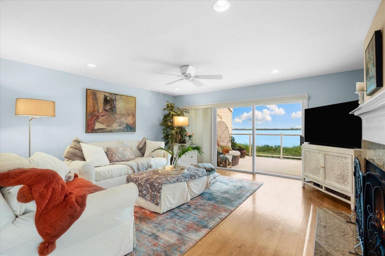 76 Tidy Island Boulevard, Bradenton, FL 34210 Photo
