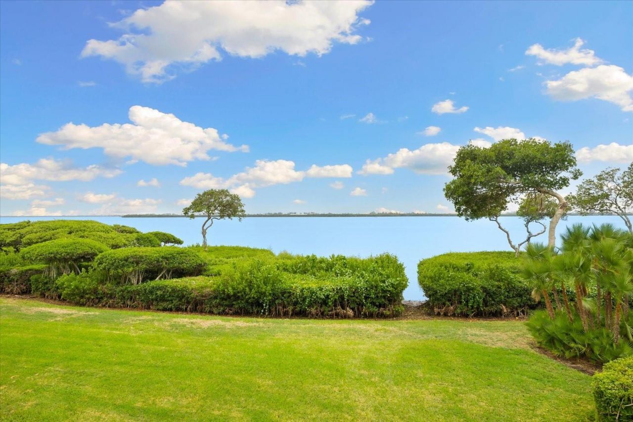 76 Tidy Island Boulevard, Bradenton, FL 34210 Photo