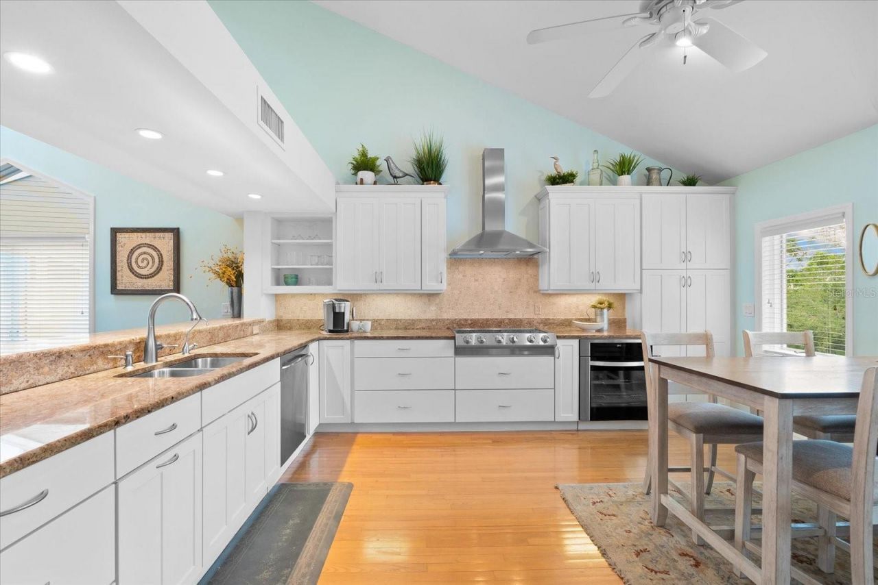 76 Tidy Island Boulevard, Bradenton, FL 34210 Photo