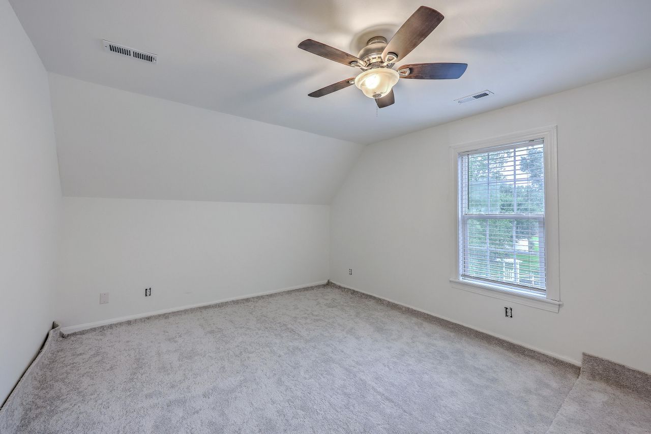 125 Eston Drive Photo 32