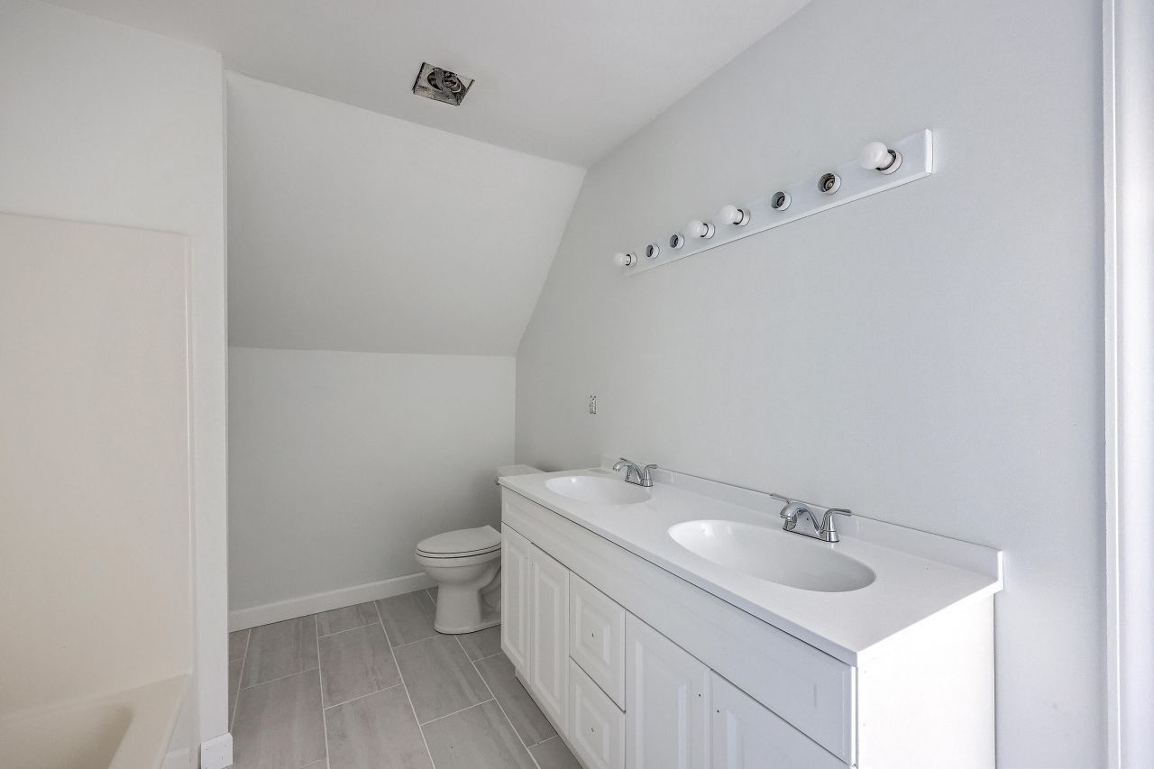 125 Eston Drive Photo 33