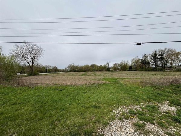 XXXX WILLOWBROOK Road, South Beloit, IL 61080