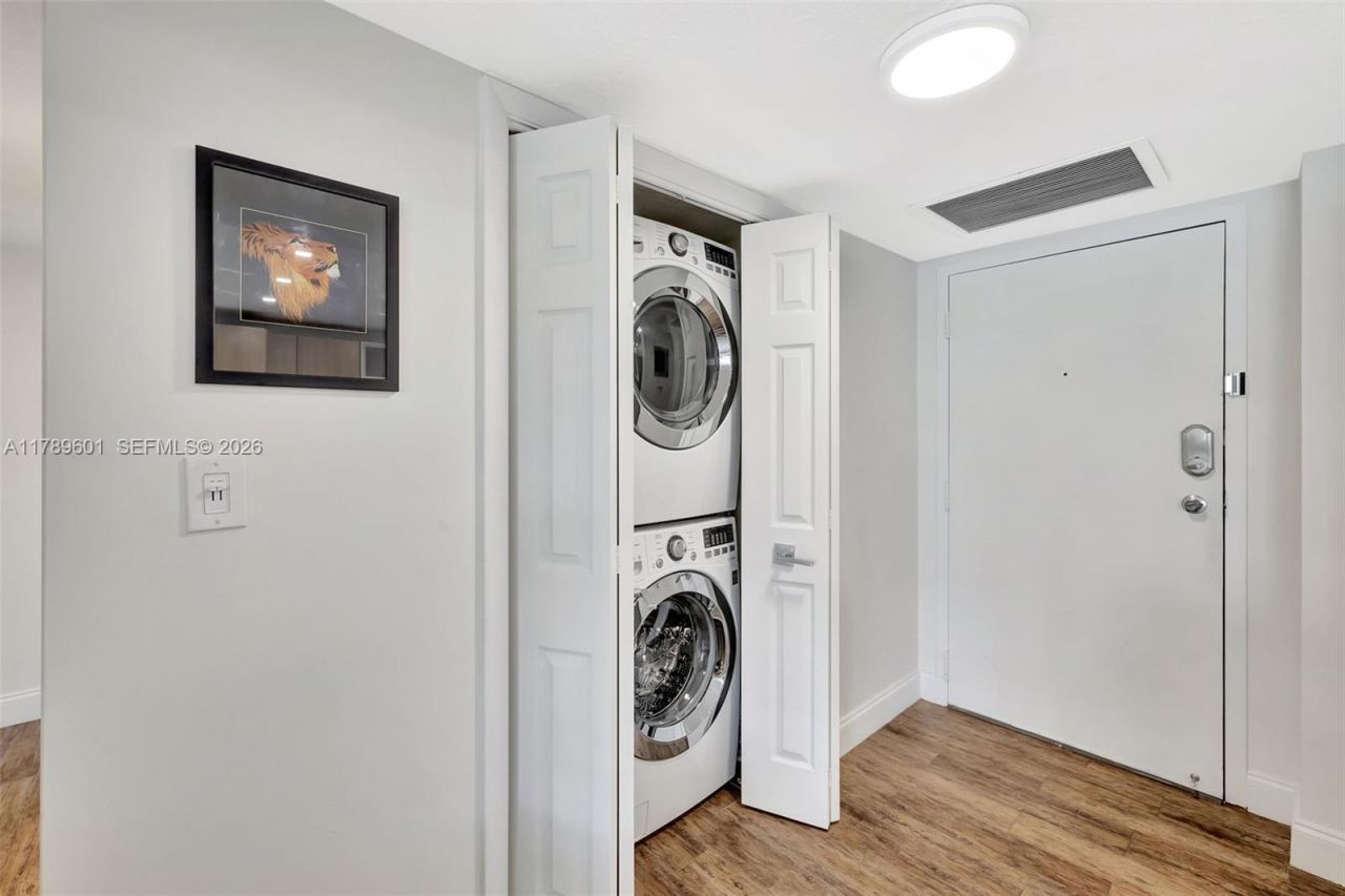 800 SE 20th Ave, Unit 303, Deerfield Beach, FL 33441 Photo