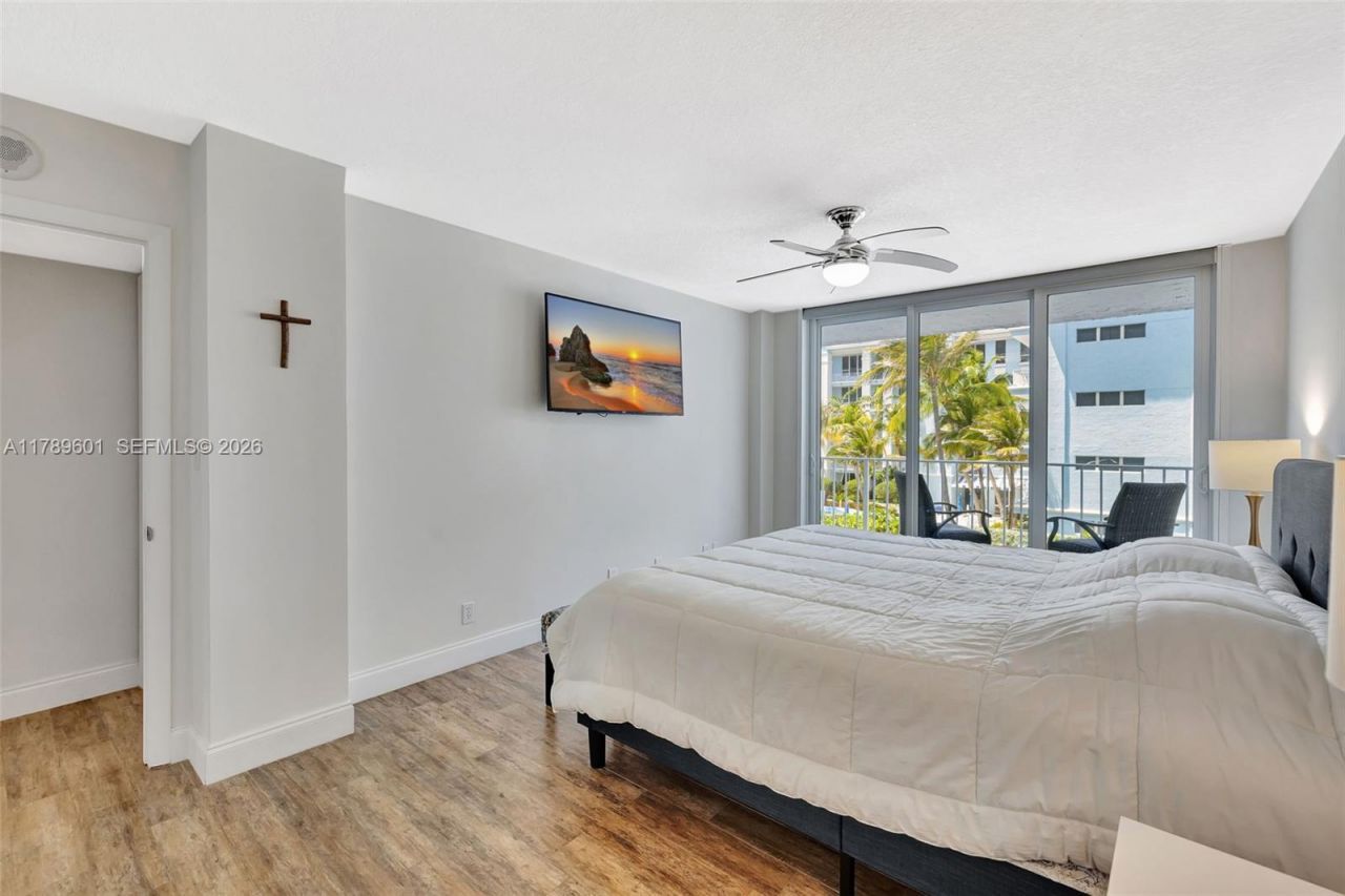 800 SE 20th Ave, Unit 303, Deerfield Beach, FL 33441 Photo