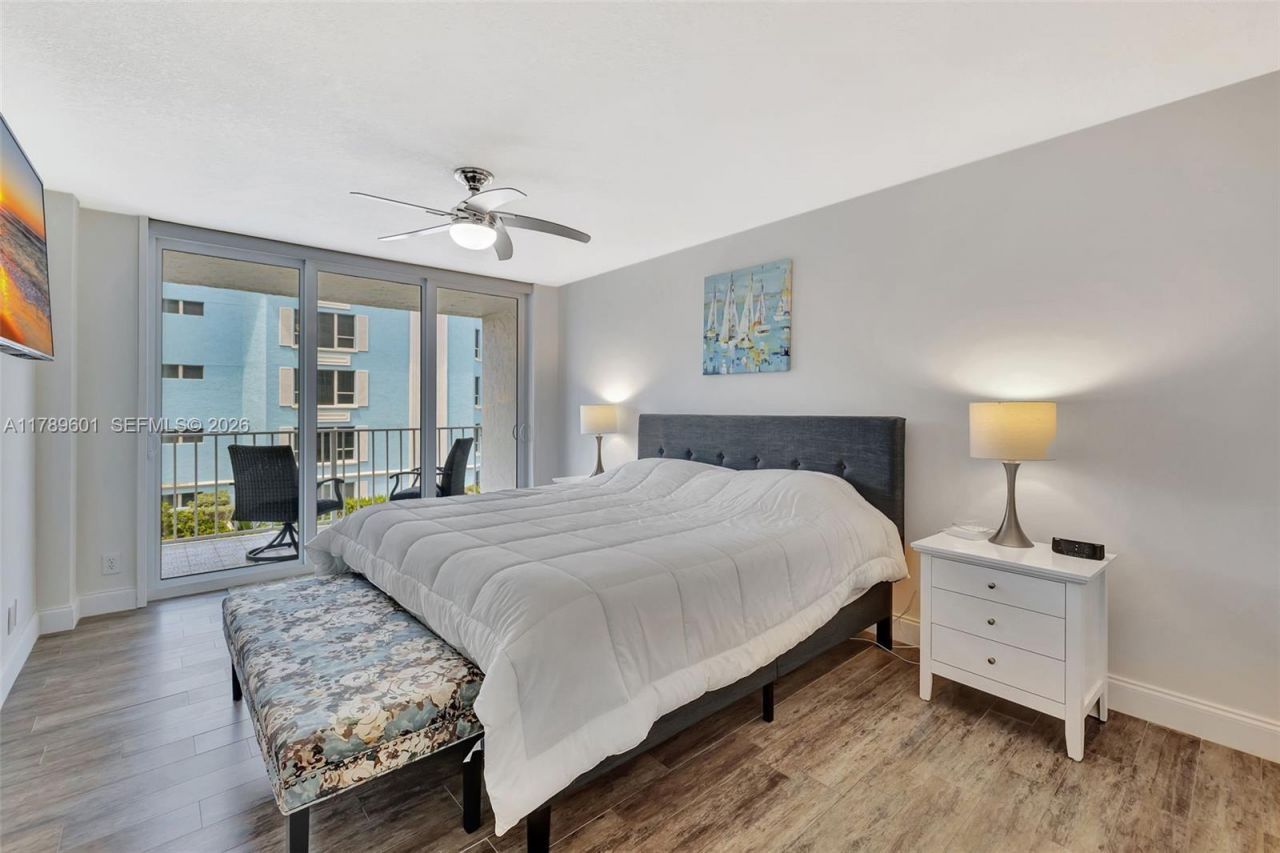 800 SE 20th Ave, Unit 303, Deerfield Beach, FL 33441 Photo