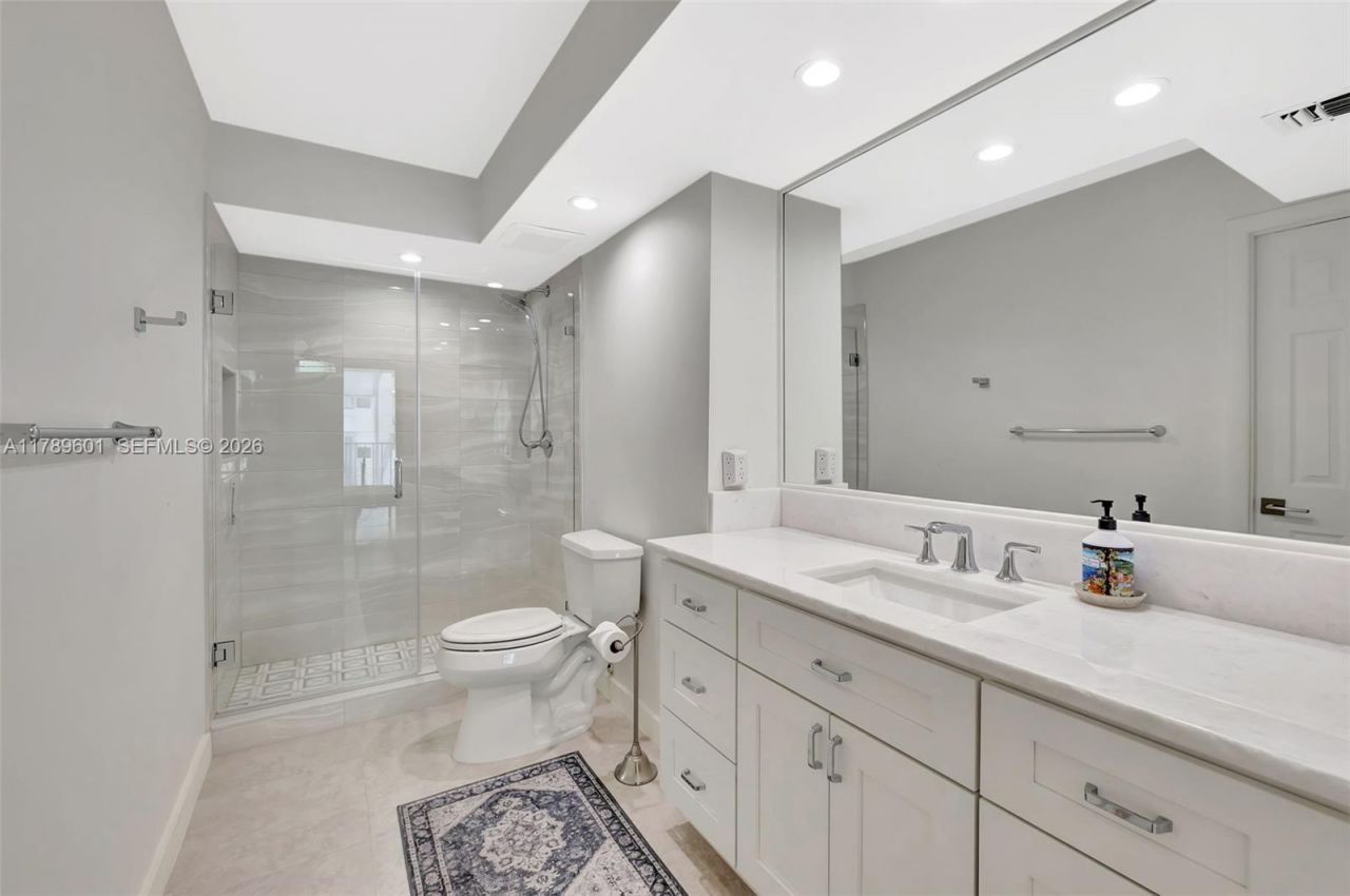 800 SE 20th Ave, Unit 303, Deerfield Beach, FL 33441 Photo