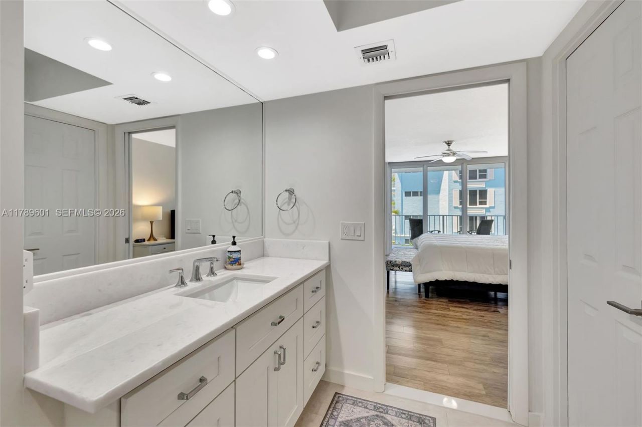 800 SE 20th Ave, Unit 303, Deerfield Beach, FL 33441 Photo